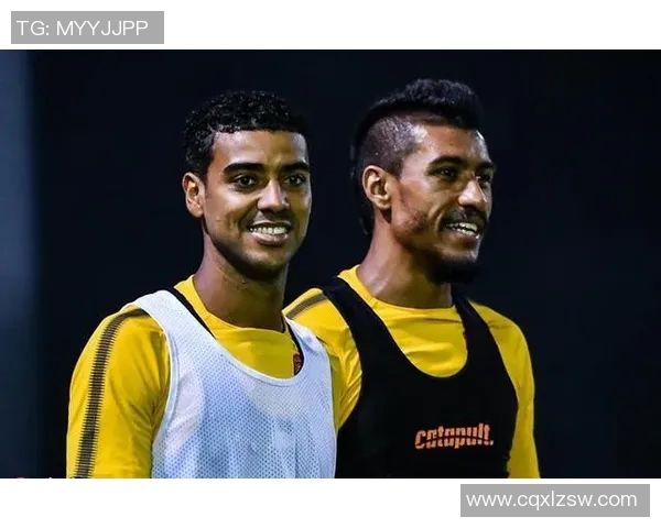 足球明星品尝中餐的精彩瞬间与美味体验分享视频