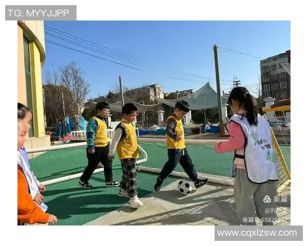 假扮足球明星视频连线挑战赛引发热潮网友纷纷参与互动乐趣无穷 假扮足球明星视频连线挑战赛引发热潮网友纷纷参与互动乐趣无穷